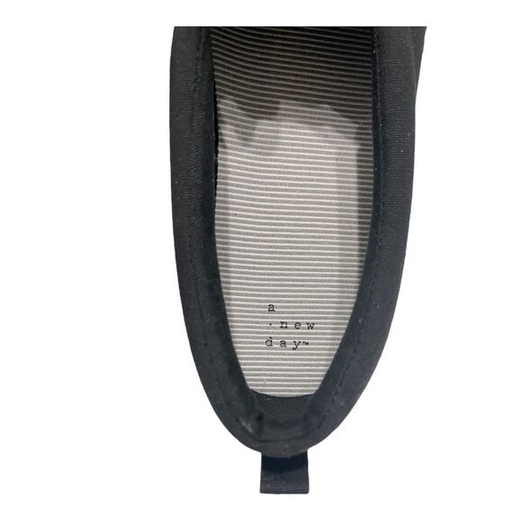 NWT A New Day Women’s Black/White Millie Twin Gore Slip-On Sneakers - 12W - Picture 3 of 8